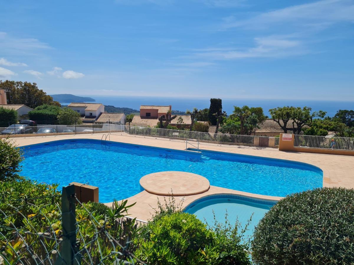 Apartment Bel Renove, Avec Terrasse Et Piscine *