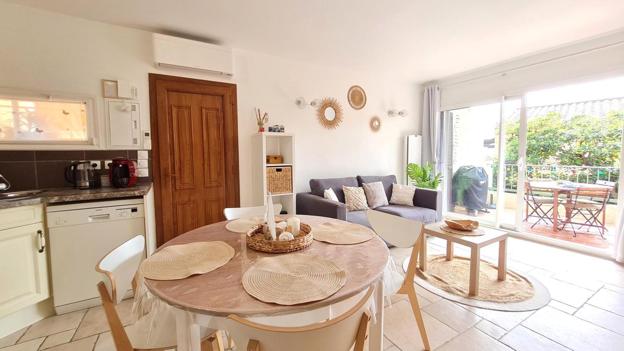 Apartment Bel Renove, Avec Terrasse Et Piscine *